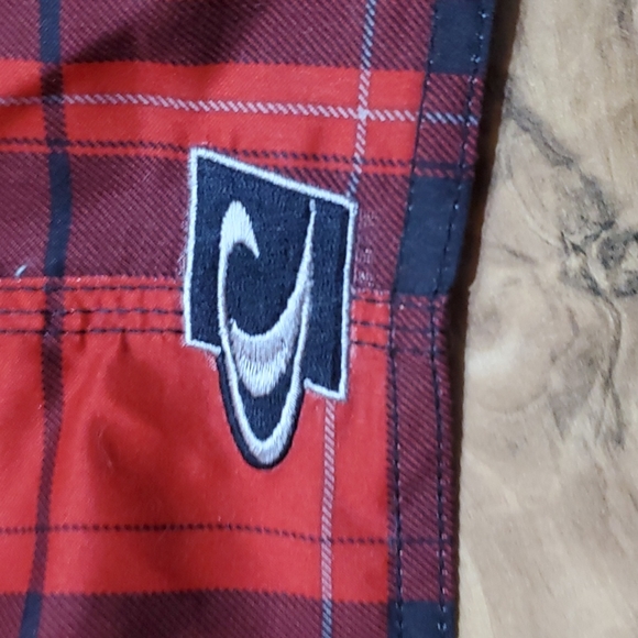 O'Neill Santa Cruz Red Plaid Boardshorts - size 38 - Picture 12 of 12